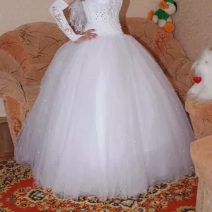 Продам свадебное платье в хорошем состоянии размер 42-46